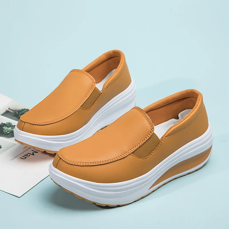 Chaussures de travail en cuir pour femmes, semelle souple et confortable. - image de produit 2