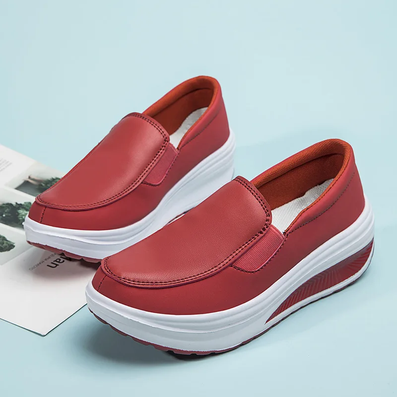 Chaussures de travail en cuir pour femmes, semelle souple et confortable. - image de produit 1